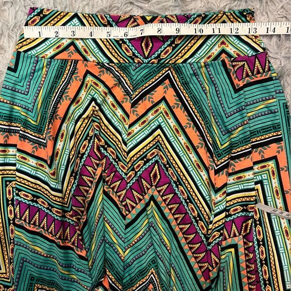BEnvied Size Medium Aztec Summer Printed Skirt​ - Picture 4 of 4